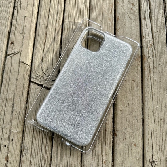 BNWT Silver Glitter Phone Case for iPhone 11 Pro Max - Picture 3 of 6